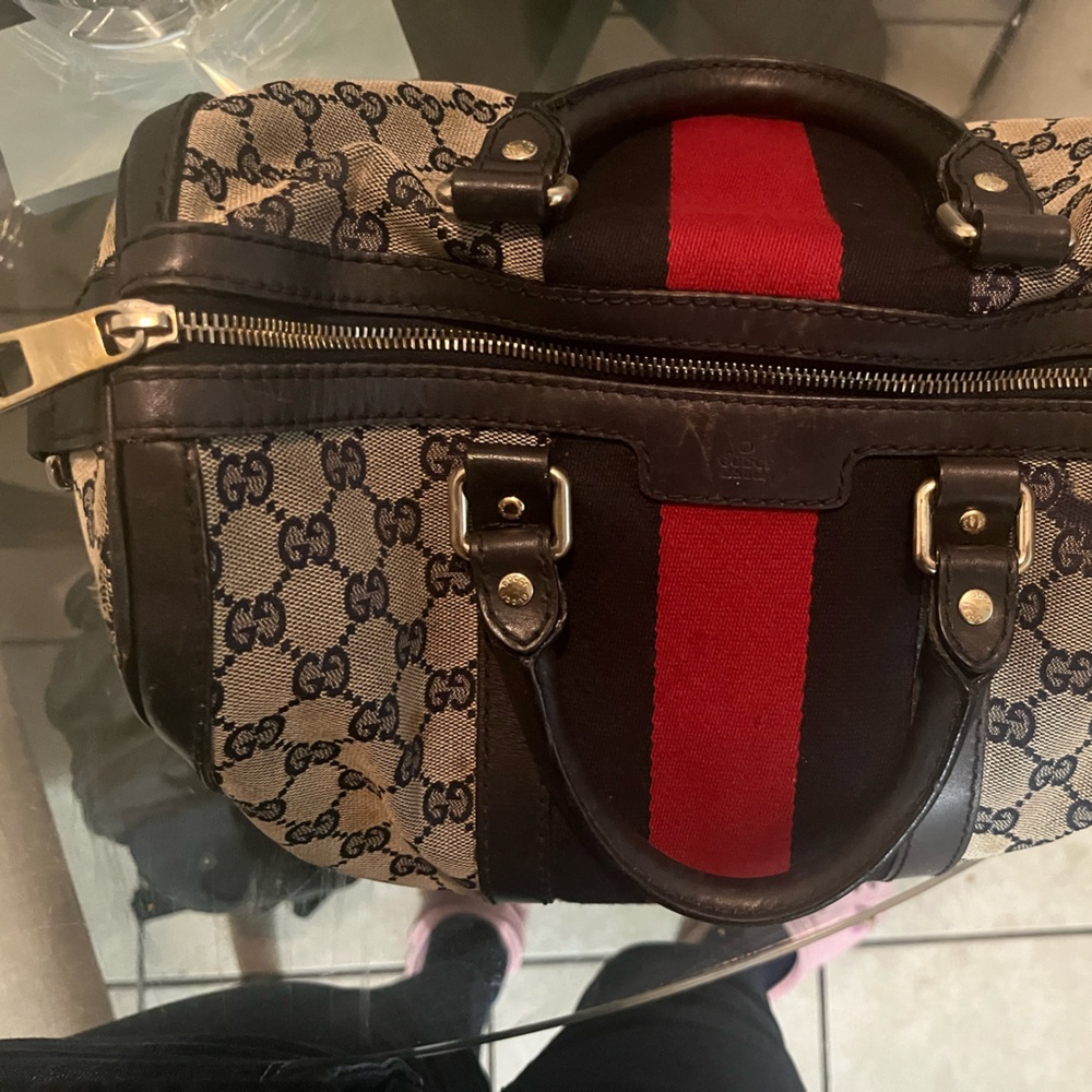 Authentic Gucci purse - Picture 4 of 7